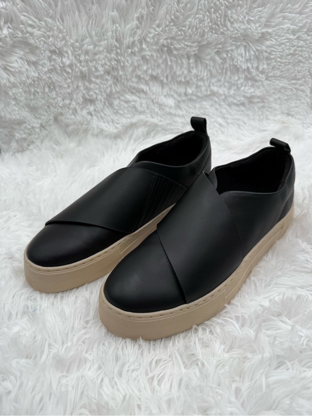 AEROSOLES Sneakers Size 8M Black Leather Brighton Slip-On Platforms